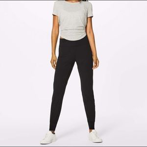 Lululemon back in action jogger